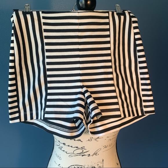Ci Sono Pants - 🐝 3/$15 Ci Sono striped high rise knit collection shorts
